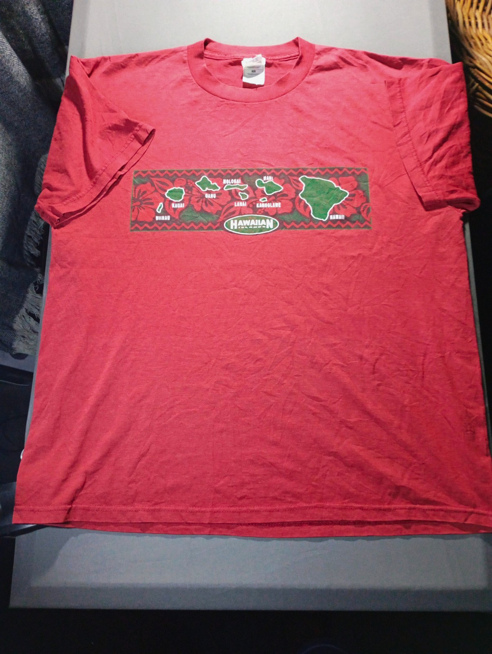 Fruit of the Loom Graphic Hawaii Logo distressed T Shirt Men's Size XL Red